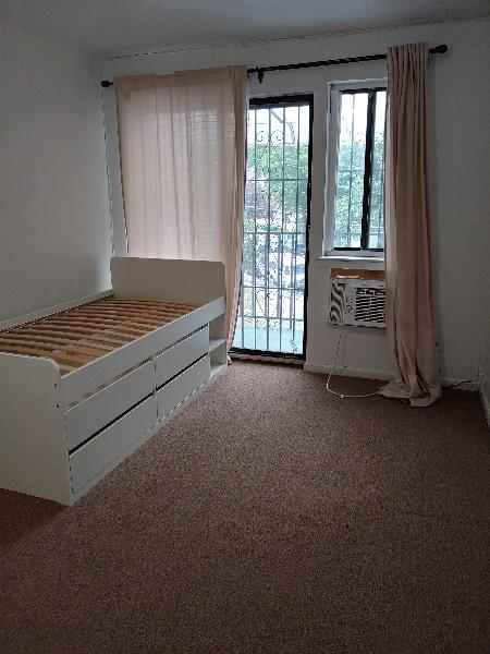 [Thumb - Bed Frame with Drawers, Air Conditioner, and Balcony.jpg]